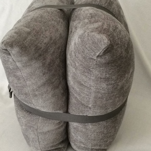 Set of 2 Decorative Throw Pillows - Picture 2 of 4